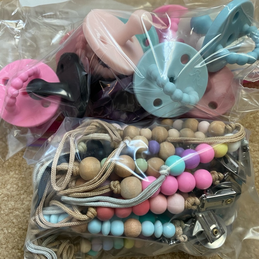 Ryan & Rose clips+ pacis
